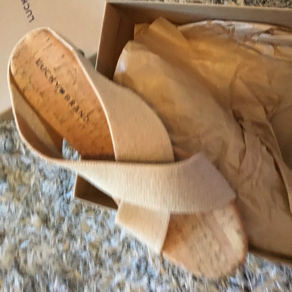 LUCKY BRAND SLIP ON SIZE 10M